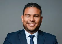 Jonathan Yanis 400x283 V2