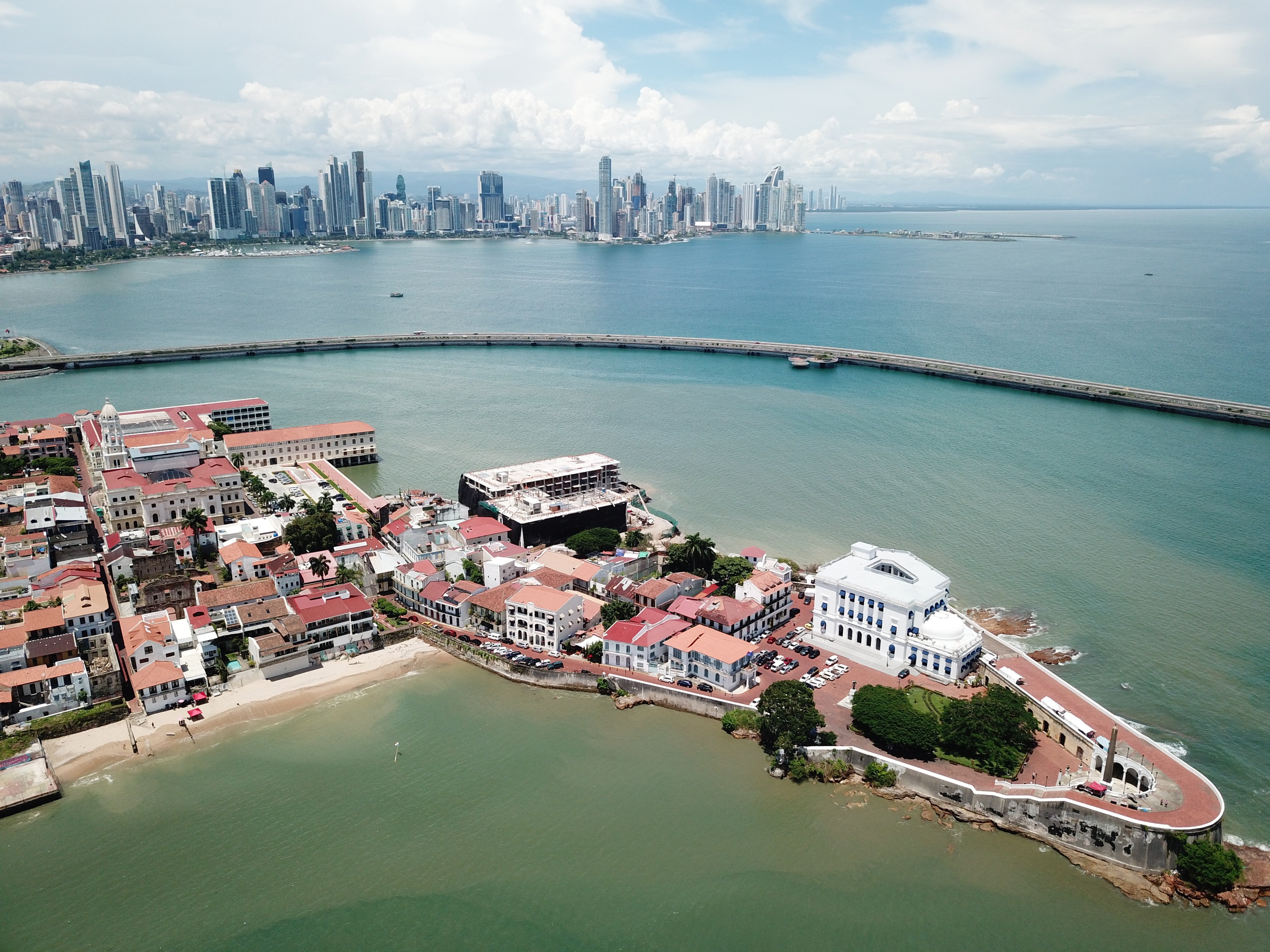 https://8029813.fs1.hubspotusercontent-na1.net/hubfs/8029813/aerial-view-old-city-og-panama.jpg